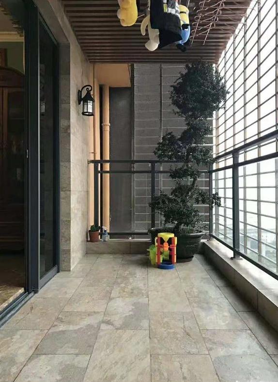 阳台用什么颜色的瓷砖好？-第3张图片