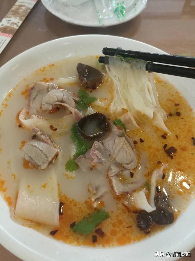 经营一家小的餐馆应该做出什么样的特色才能吸引顾客?-第1张图片 经营一家小的餐馆应该做出什么样的特色才能吸引顾客?-第1张图片