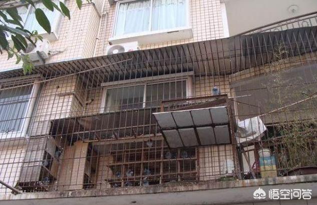 阳台窗户窗框上边总有冰溜子怎回事？-第1张图片