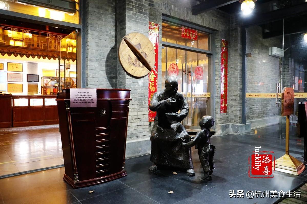 吃了这四家镇江代表性的网红面馆,基本就成了镇江锅盖面的全科生-第18张图片 吃了这四家镇江代表性的网红面馆,基本就成了镇江锅盖面的全科生-第18张图片
