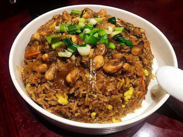 酒店餐厅的装修风格,大排档消费水平,18个人20道菜,人均才90元-第21张图片 酒店餐厅的装修风格,大排档消费水平,18个人20道菜,人均才90元-第21张图片