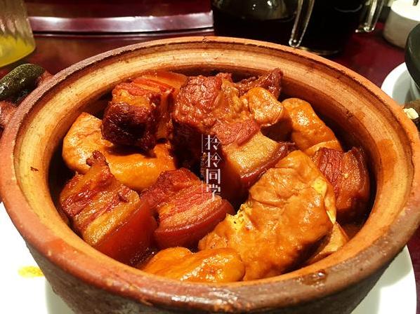 酒店餐厅的装修风格,大排档消费水平,18个人20道菜,人均才90元-第24张图片 酒店餐厅的装修风格,大排档消费水平,18个人20道菜,人均才90元-第24张图片