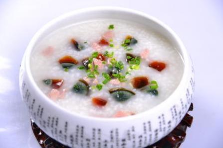 用4000块钱开300平米的餐厅-第2张图片 用4000块钱开300平米的餐厅-第2张图片