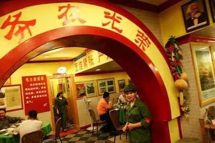 不只是喜茶、茶颜悦色 这些奶茶店的装修也很精彩-第33张图片