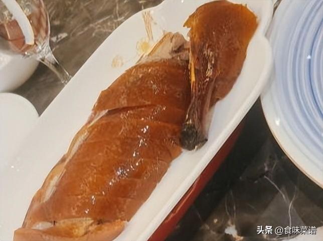 生意最红火的12家烤鸭店,酥香美味,吃过10种的,您是正宗老北京-第15张图片 生意最红火的12家烤鸭店,酥香美味,吃过10种的,您是正宗老北京-第15张图片