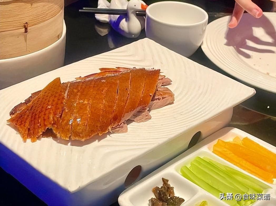 生意最红火的12家烤鸭店,酥香美味,吃过10种的,您是正宗老北京-第27张图片 生意最红火的12家烤鸭店,酥香美味,吃过10种的,您是正宗老北京-第27张图片