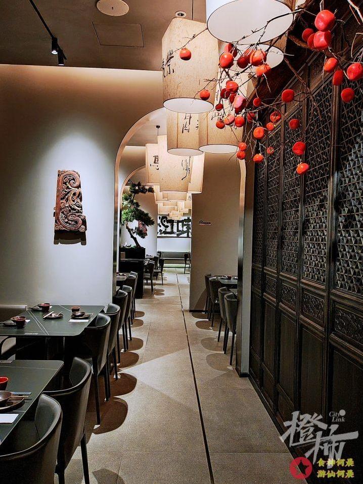 米其林、黑珍珠、必吃榜……这家“大满贯”餐厅又开新店啦!国风侘寂感装修很美,老板“私藏菜”更值得期待!-第10张图片 米其林、黑珍珠、必吃榜……这家“大满贯”餐厅又开新店啦!国风侘寂感装修很美,老板“私藏菜”更值得期待!-第10张图片