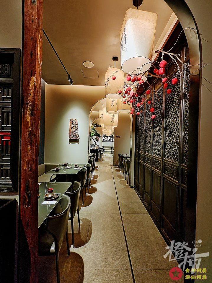米其林、黑珍珠、必吃榜……这家“大满贯”餐厅又开新店啦!国风侘寂感装修很美,老板“私藏菜”更值得期待!-第18张图片 米其林、黑珍珠、必吃榜……这家“大满贯”餐厅又开新店啦!国风侘寂感装修很美,老板“私藏菜”更值得期待!-第18张图片