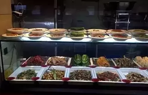 中式快餐:明档该怎样摆,怎样设计?-第3张图片 中式快餐:明档该怎样摆,怎样设计?-第3张图片