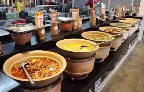 中式快餐:明档该怎样摆,怎样设计?-第13张图片 中式快餐:明档该怎样摆,怎样设计?-第13张图片