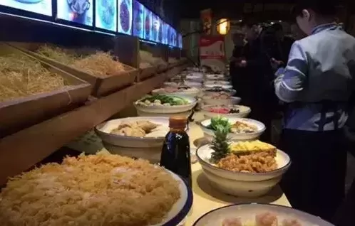 中式快餐:明档该怎样摆,怎样设计?-第24张图片 中式快餐:明档该怎样摆,怎样设计?-第24张图片