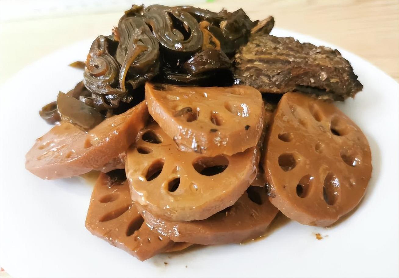 潍坊藏在胡同里的小馆子,只有6张桌子,不少老潍县从小吃到大-第3张图片 潍坊藏在胡同里的小馆子,只有6张桌子,不少老潍县从小吃到大-第3张图片