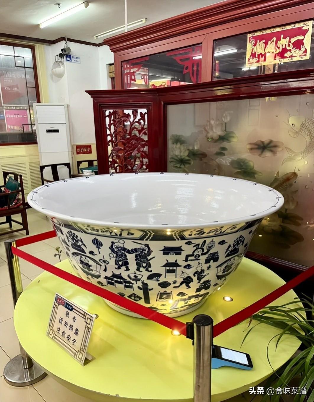 北京最受欢迎的3家老字号面馆,强力推荐,鲜香美味,排队也要吃-第9张图片 北京最受欢迎的3家老字号面馆,强力推荐,鲜香美味,排队也要吃-第9张图片