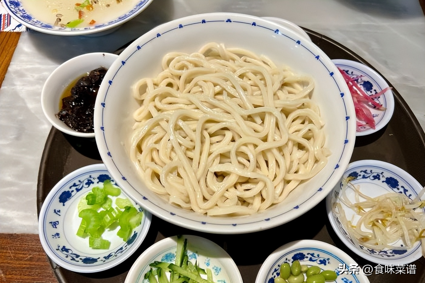 北京最受欢迎的3家老字号面馆,强力推荐,鲜香美味,排队也要吃-第11张图片 北京最受欢迎的3家老字号面馆,强力推荐,鲜香美味,排队也要吃-第11张图片
